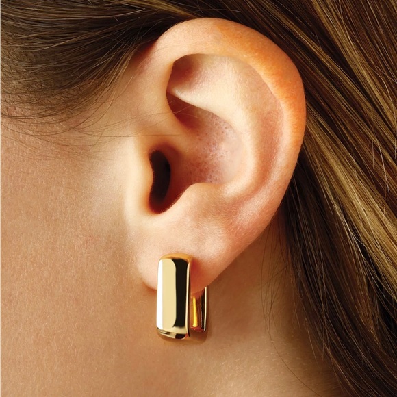 SOLD - Rectangle Chunky Hoop Earrings - Solid 14K Yellow Gold, 15 mm - Picture 8 of 10